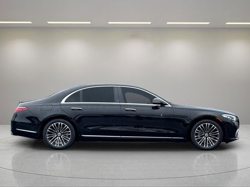 Used 2024 Mercedes-Benz S 580e 4MATIC Sedan image 3