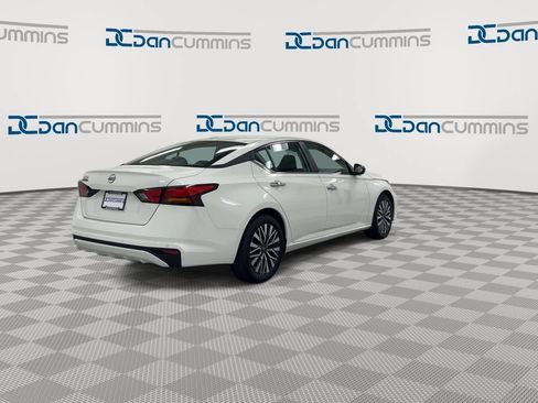 Used 2025 Nissan Altima 2.5 SV FWD image 8