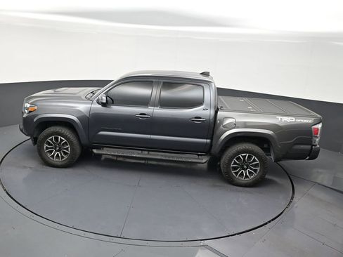 Used 2022 Toyota Tacoma TRD Sport w/ Technology Package image 13