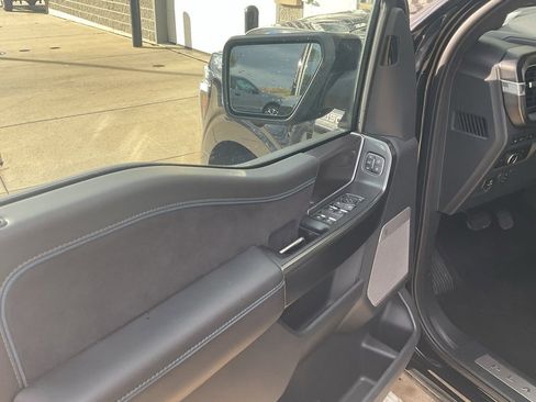 Used 2024 Ford F150 Platinum image 9