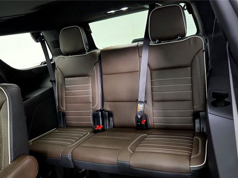 Used 2025 GMC Yukon Denali Ultimate image 20