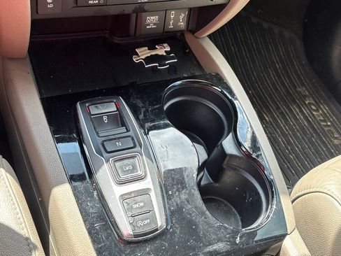 Used 2017 Honda Pilot Touring image 13