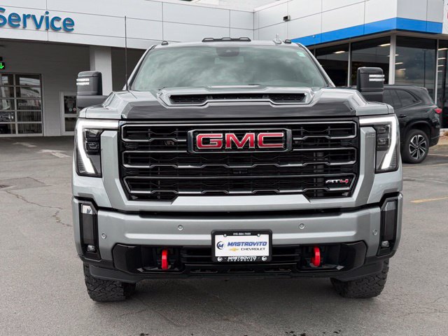 Used 2024 GMC Sierra 2500 AT4 w/ AT4 Preferred Package AWD/4WD image 3