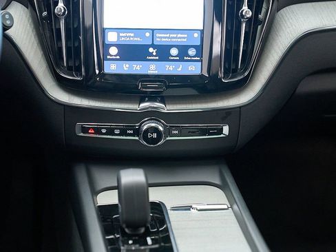Certified 2025 Volvo XC60 B5 Plus AWD/4WD image 27