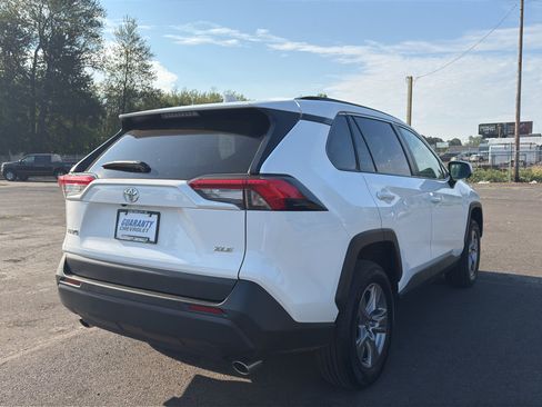 Used 2025 Toyota RAV4 XLE FWD image 28