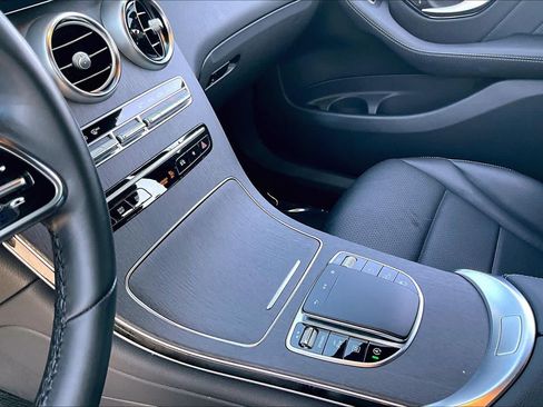 Used 2022 Mercedes-Benz GLC 300 4MATIC image 16