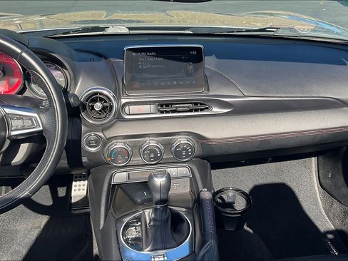 Used 2020 FIAT 124 Spider Abarth w/ Convenience Group image 9