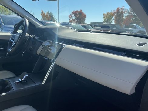 Used 2024 Land Rover Discovery Sport S image 30