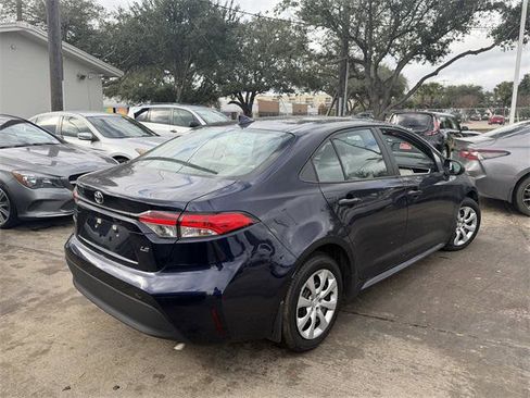 Certified 2025 Toyota Corolla LE image 5