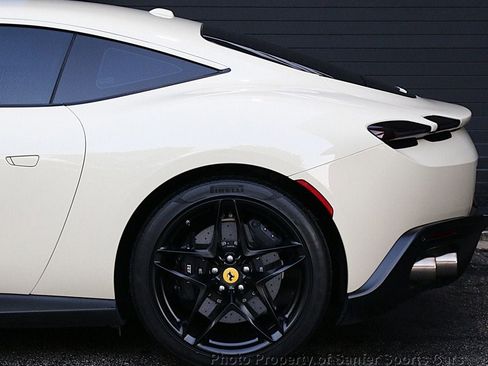 Used 2022 Ferrari Roma image 17