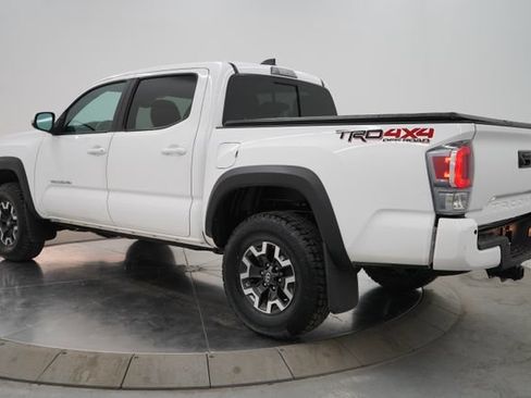 Used 2020 Toyota Tacoma TRD Off-Road w/ Technology Package AWD/4WD image 5
