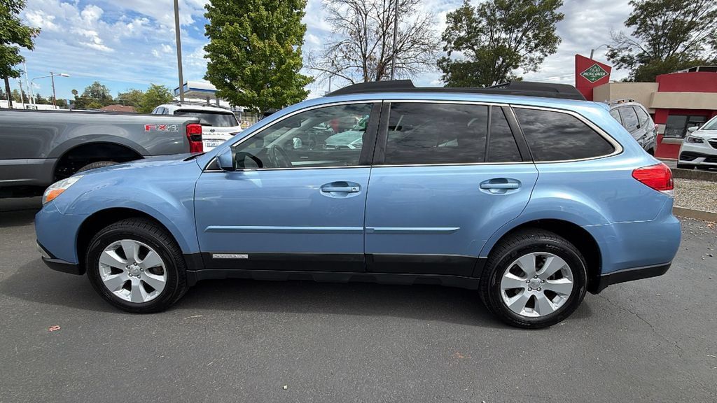 Used 2012 Subaru Outback 2.5i Premium AWD/4WD image 7