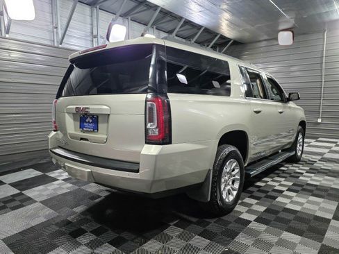 Used 2017 GMC Yukon XL SLT w/ Open Road Package image 5