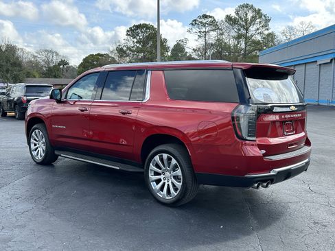 New 2025 Chevrolet Suburban Premier image 7