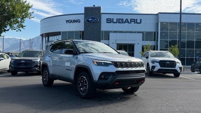 Used 2024 Jeep Compass Trailhawk w/ Trailhawk Elite Group AWD/4WD image 1
