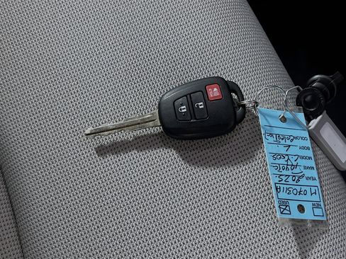 Used 2025 Toyota Corolla Cross L FWD image 36
