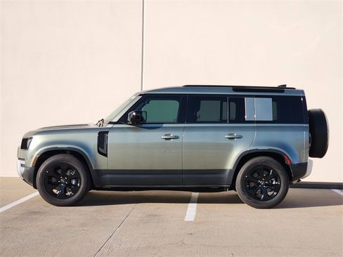 Used 2025 Land Rover Defender 110 S image 4