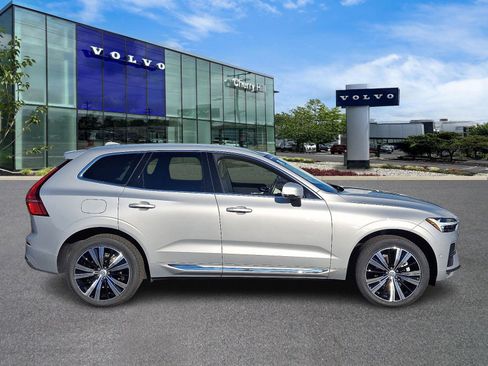 Certified 2023 Volvo XC60 B5 Plus w/ Climate Package image 7