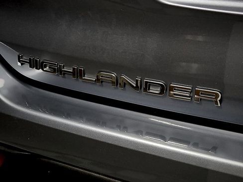 Used 2023 Toyota Highlander XLE image 33