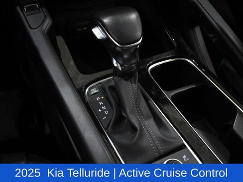 Used 2025 Kia Telluride S AWD/4WD image 23