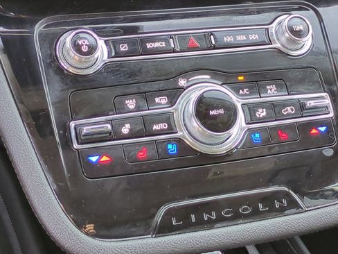 Used 2021 Lincoln Corsair Grand Touring image 25