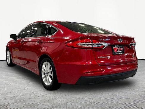 Used 2020 Ford Fusion SE FWD image 3