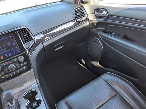 Used 2019 Jeep Grand Cherokee Overland image 20