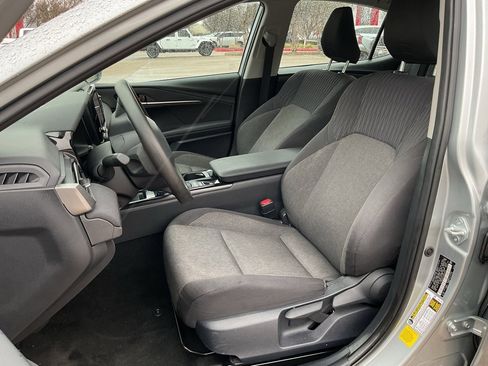 Used 2025 Toyota Camry LE image 13
