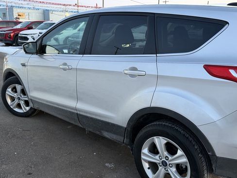 Used 2015 Ford Escape SE image 9