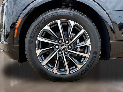 New 2026 Cadillac Lyriq Premium Sport w/ LPO, Floor Liner Package AWD/4WD image 12