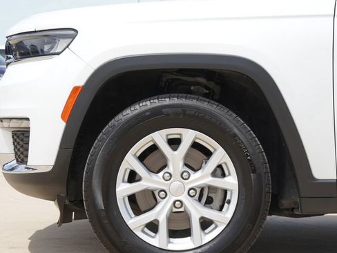Used 2023 Jeep Grand Cherokee L Limited AWD/4WD image 5