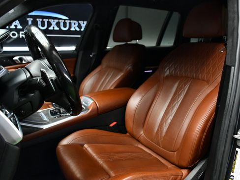 Used 2022 BMW X7 M50i w/ Executive Package image 23