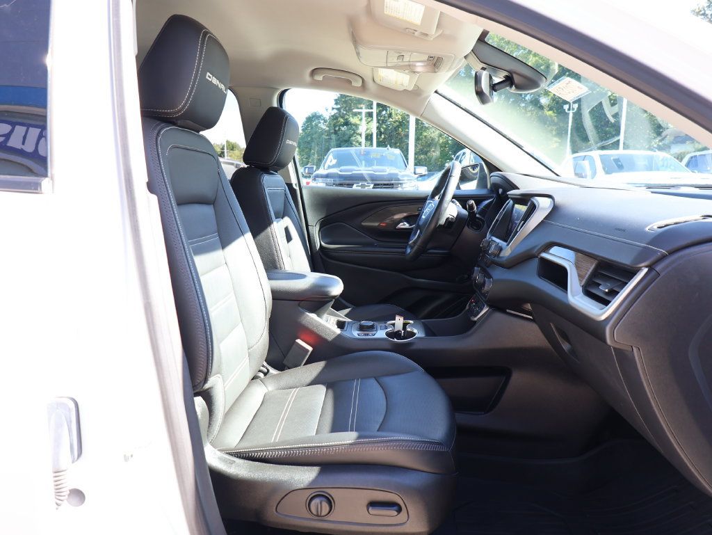 Used 2024 GMC Terrain Denali w/ Denali Premium Package AWD/4WD image 34