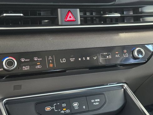 New 2026 Kia Carnival EX FWD image 21