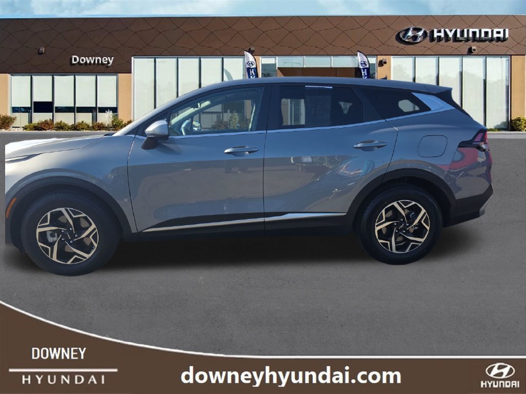 Used 2025 Kia Sportage LX FWD image 2