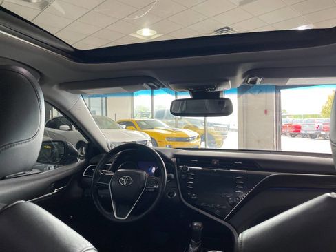 Used 2018 Toyota Camry XLE image 26