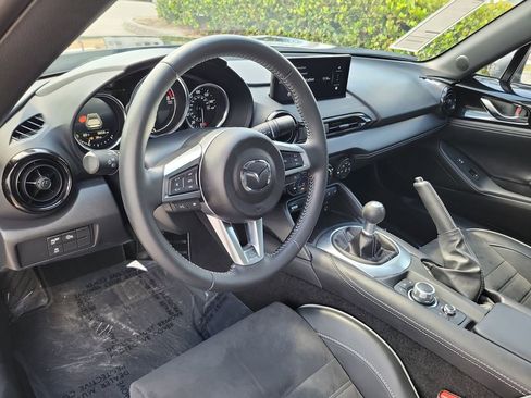 Used 2024 MAZDA MX-5 Miata RF Club RWD image 15
