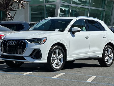 Used 2023 Audi Q3 2.0T Premium w/ Convenience Package image 8