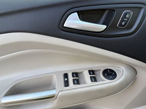 Used 2018 Ford Escape SE image 10