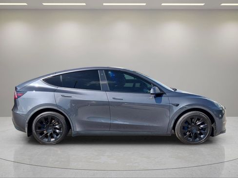 Used 2021 Tesla Model Y Long Range AWD/4WD image 6