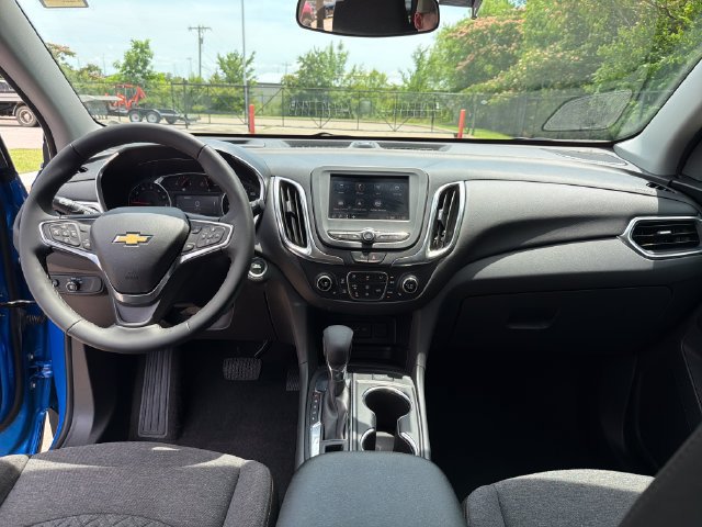 Used 2024 Chevrolet Equinox LT AWD/4WD image 15