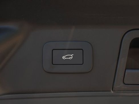 New 2026 Land Rover Range Rover Velar S AWD/4WD image 13