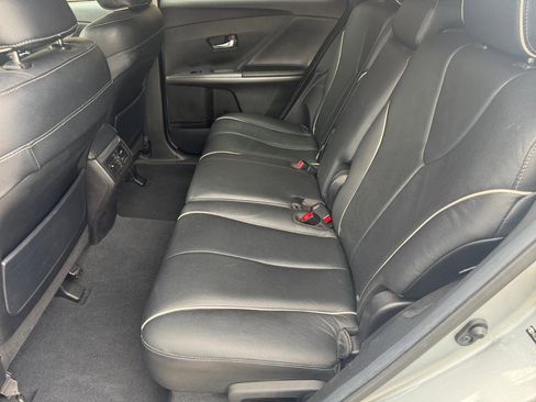 Used 2015 Toyota Venza XLE FWD image 6