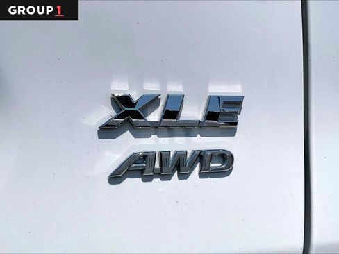 Used 2025 Toyota RAV4 XLE AWD/4WD image 10