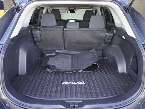 Certified 2022 Toyota RAV4 LE FWD image 9