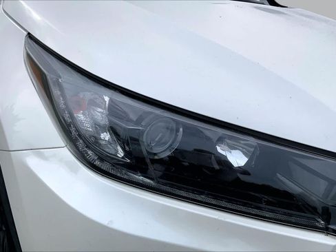 Used 2019 Toyota Highlander SE AWD/4WD image 28