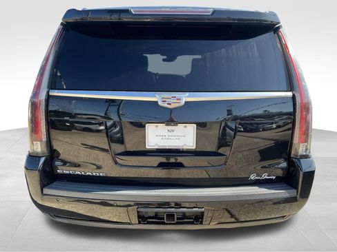 Used 2019 Cadillac Escalade Platinum RWD image 5
