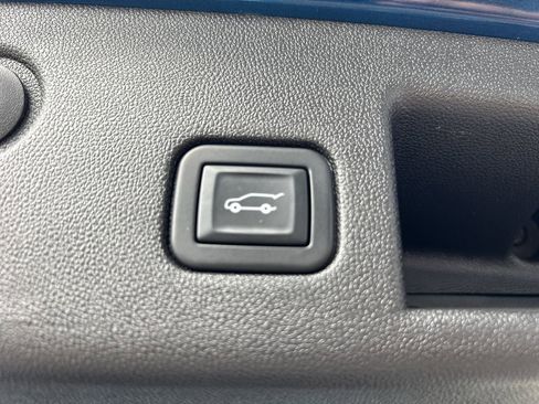 Used 2020 Chevrolet Equinox LT image 12