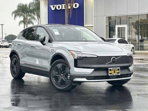 New 2026 Volvo EX30 Cross Country Ultra image 1