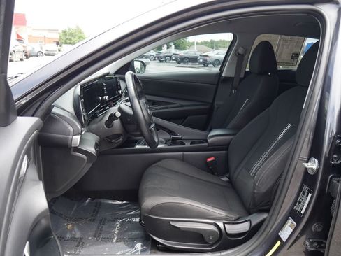 Used 2021 Hyundai Elantra SEL w/ Convenience Package FWD image 29